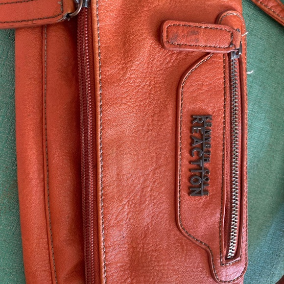 Kenneth Cole reaction, coral Perce lots of pockets - Picture 2 of 3